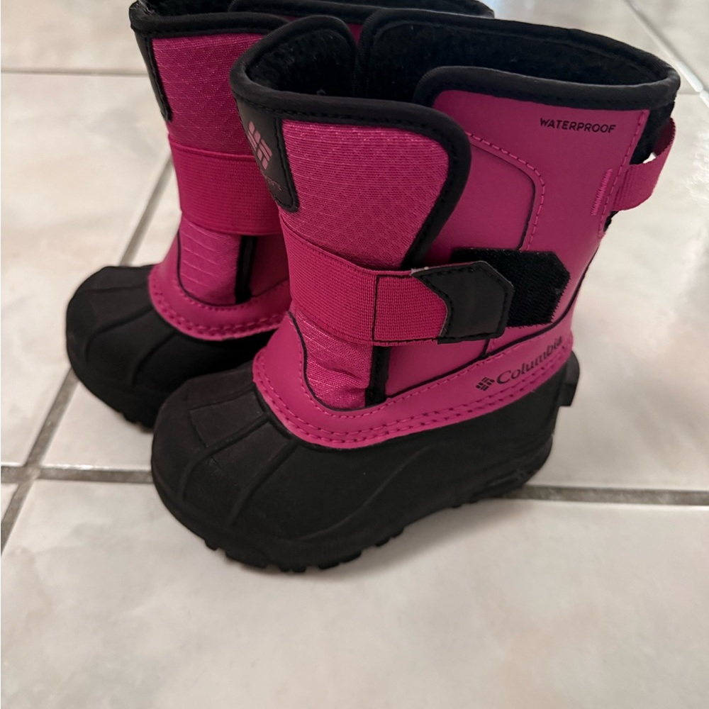 Columbia Fuchsia and Black Winter Boots